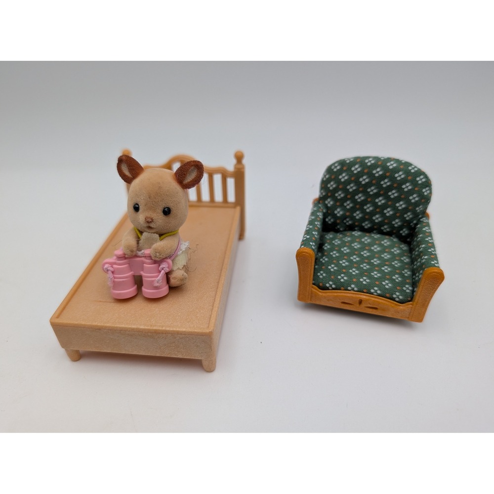 Calico Critters Sylvanian Families Buckley Baby Deer Bed Armchair Green Tan Pink